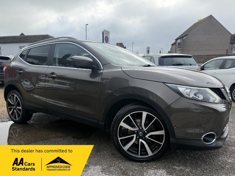 2015 2015 Nissan Qashqai 1.2 DIG-T Tekna SUV 5dr Petrol Manual 2WD Euro 5 (s/s) (115 ps) £7,995 22 photo