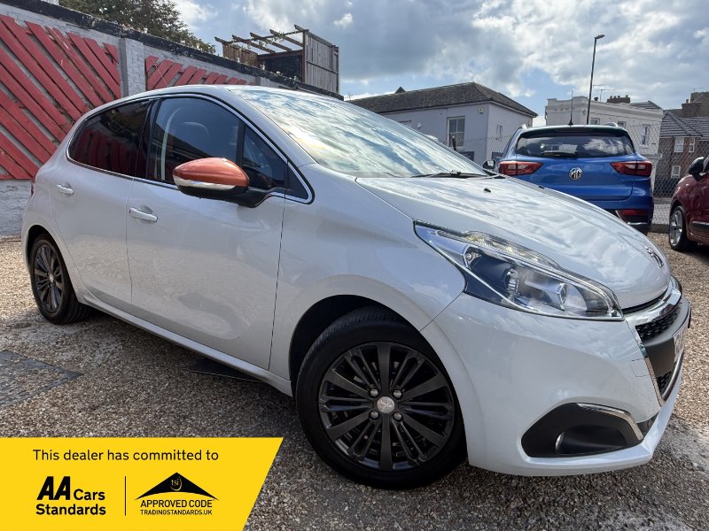2017 Peugeot 208 1.2 PureTech Roland Garros Hatchback 5dr Petrol Manual Euro 6 s/s 110 ps